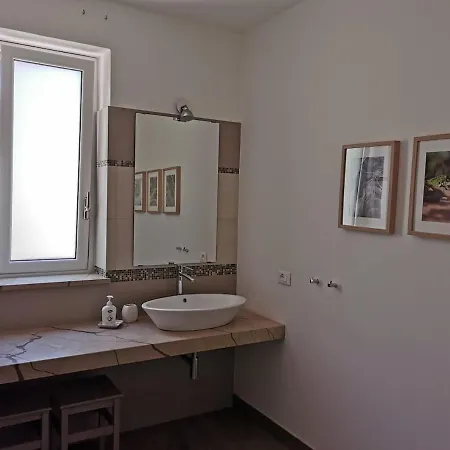 Comfortable House With Saltwater Infinity Pool Apartment *